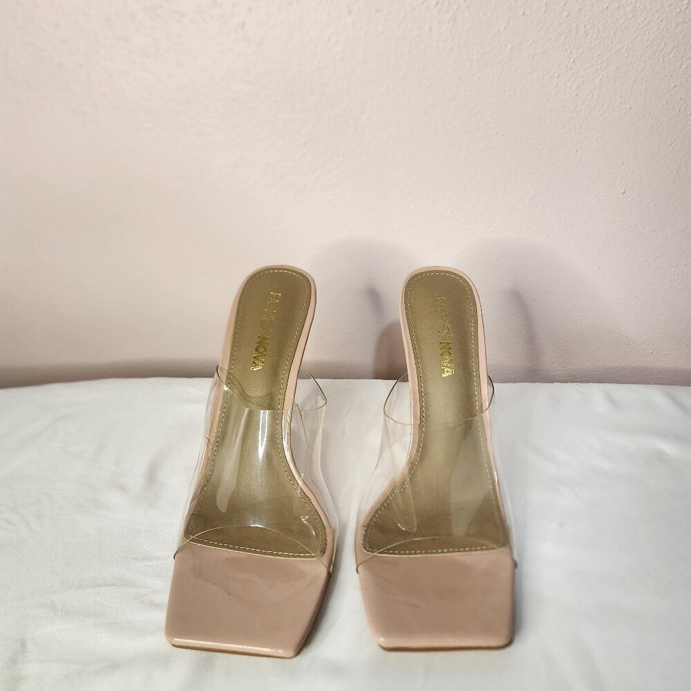 Fashion Nova Transparent Stiletto 4" Heels Beige Nude Bottoms Size 9 - Picture 2 of 9